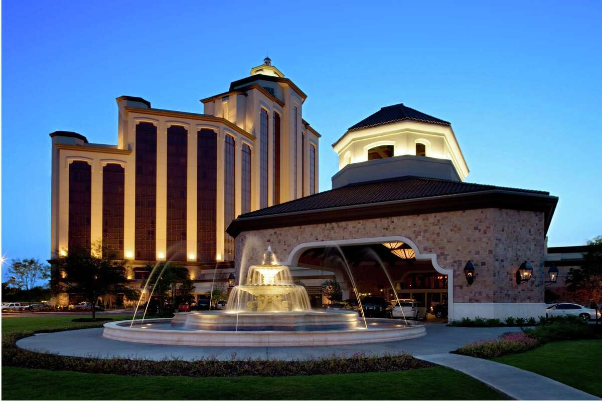The L'Auberge du Lac Casino Resort in Lake Charles, La., is the top name in resort casinos between San Antonio and New Orleans.