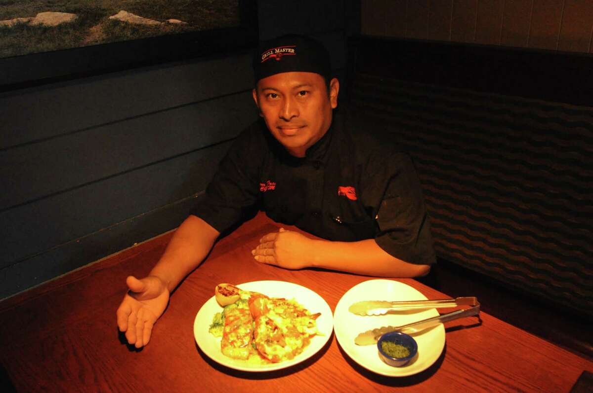Because of his dedication, Alver Fuentes was named one of eight Team Members of the Year out of 58,000 Red Lobster employees.﻿