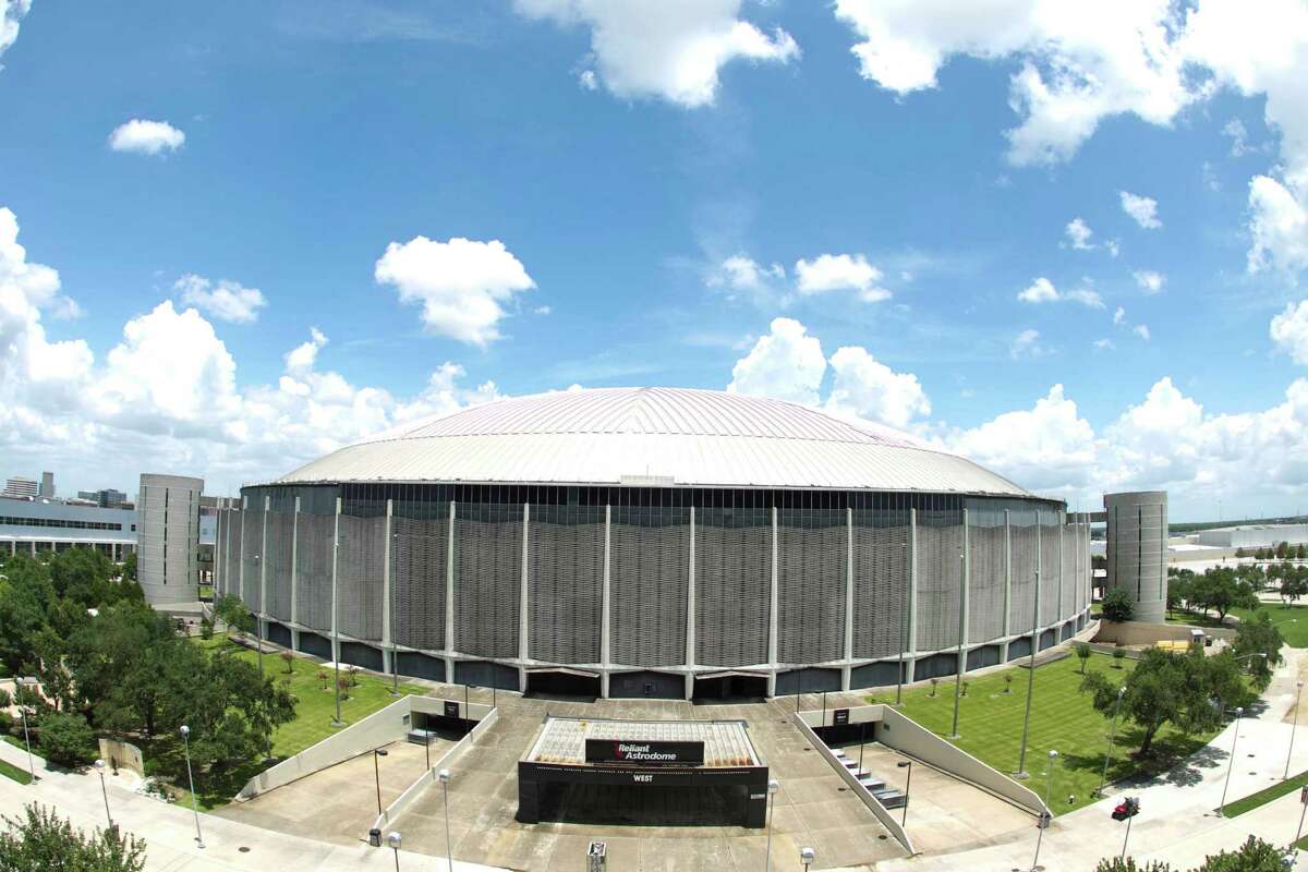 Three years ago, voters rejected a $213 million plan to turn the Astrodome into a fully equipped exposition space. Harris County Judge Ed Emmettâs plan saves the Dome at half the cost and without all the bells and whistles.. ( Nick de la Torre / Chronicle )