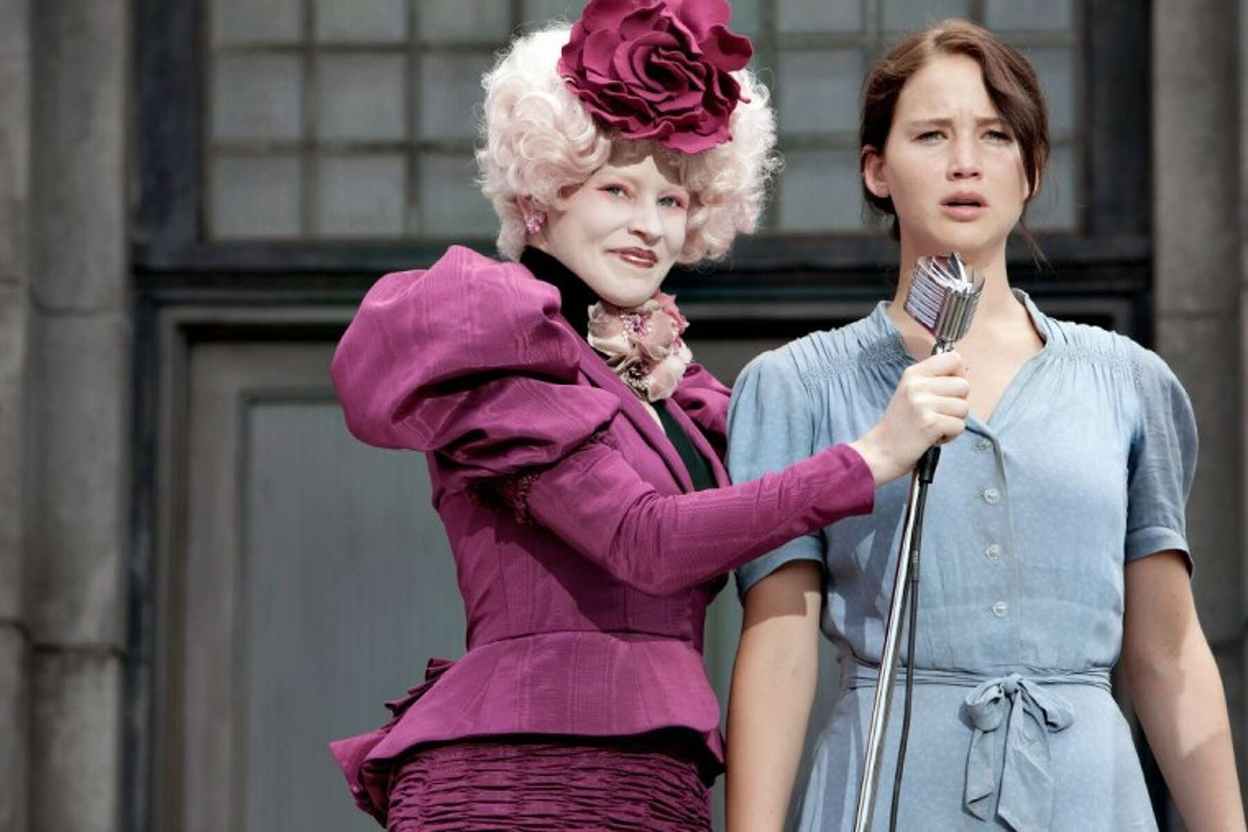 Lawrence's acting outstanding again in 'Hunger Games'