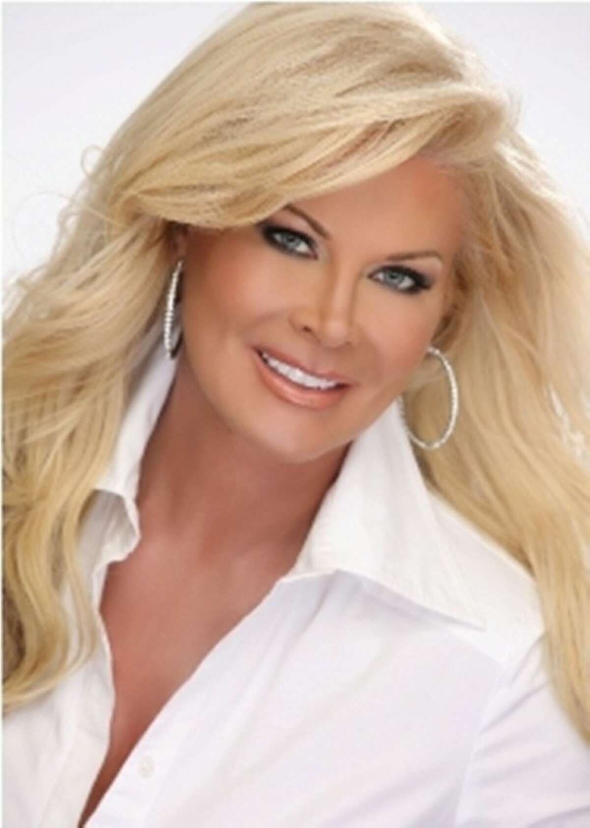 Tristiani hosts Theresa Roemer “Nude” booksigning reception