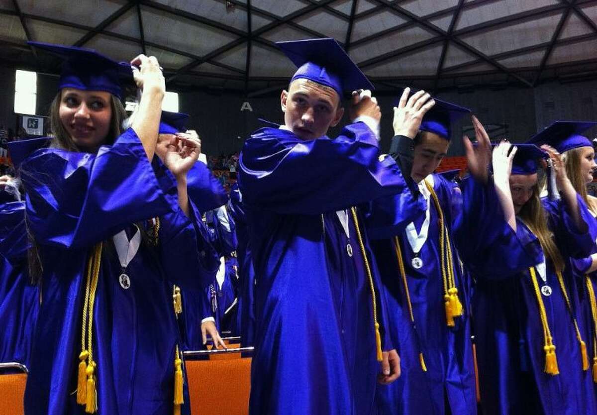 Willis High School graduates celebrate completion of education