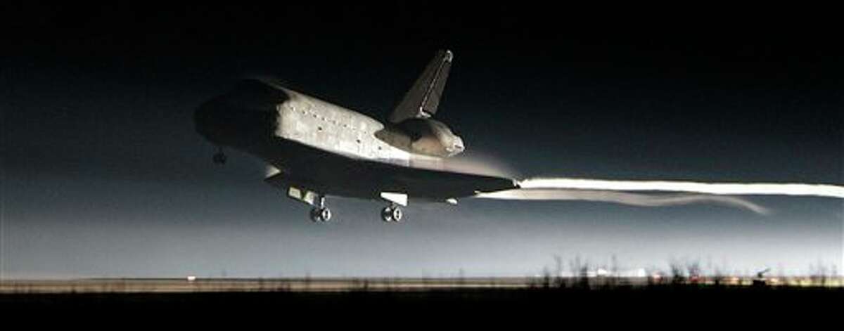 space shuttle atlantis landing