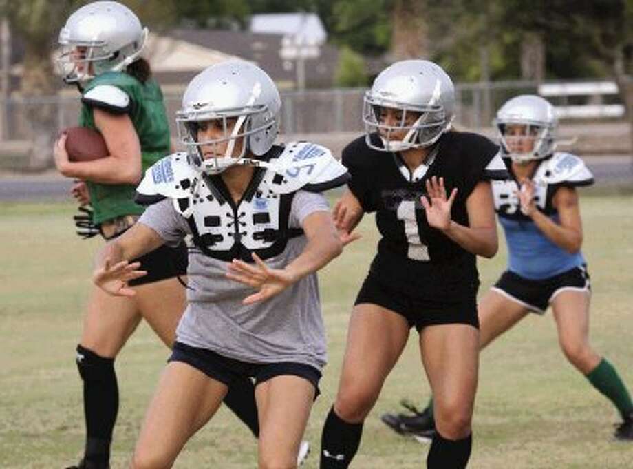 South Texas women enjoy change of pace with football - The Courier