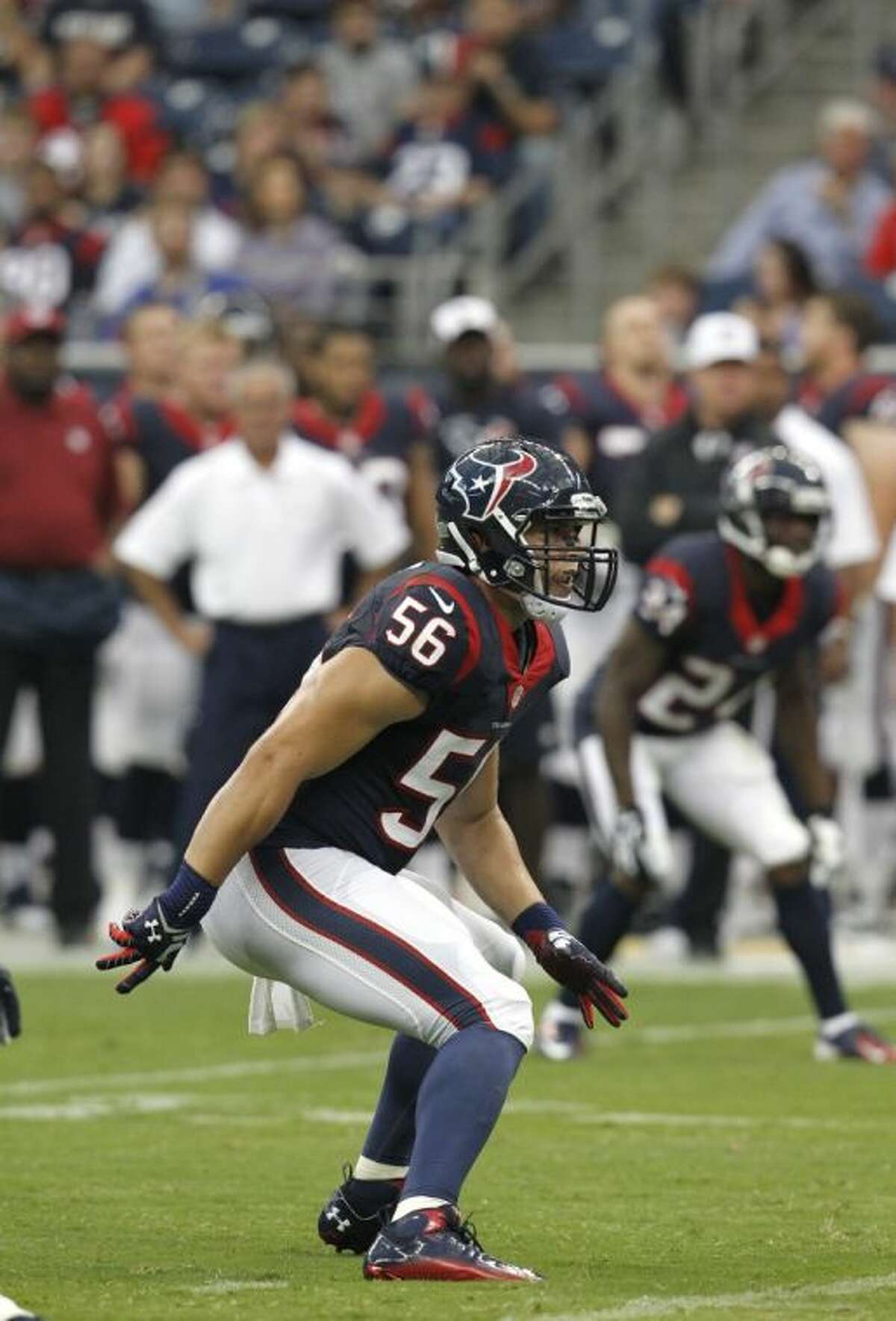 Texans linebacker Brian Cushing signed a six-year contract extension on Wednesday.