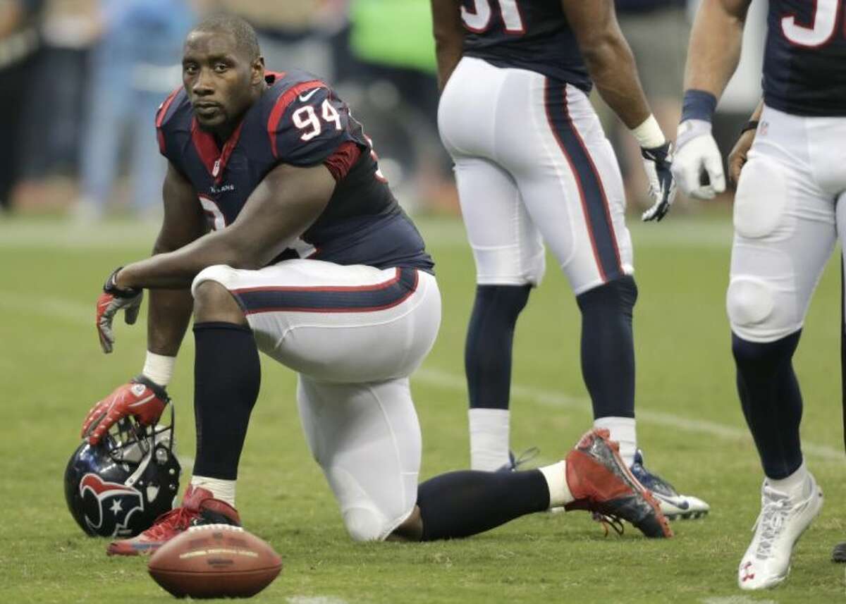 Houston defensive end Antonio Smith will play in the Texans’ home opener against the Tennessee Titans on Sunday after serving a three-game suspension for hitting Miami Dolphins guard Richie Incognito with Incognito’s helmet during a preseason game.