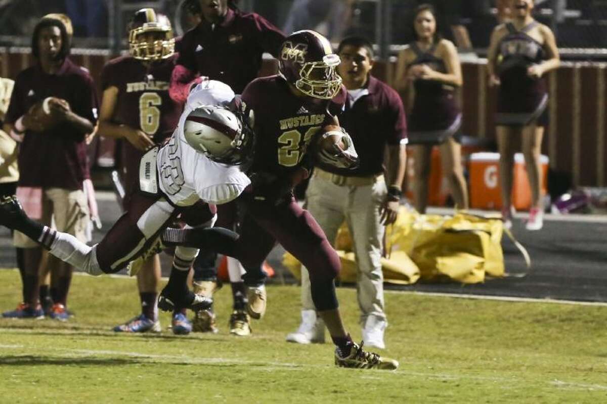 Magnolia West running back Adrian Thomas won The Courier’s Player of the Week award for Week 6. The sophomore ran for 191 yards and one touchdown (19 yards) on 30 carries and caught four passes for 34 yards in a 20-0 victory over Magnolia.