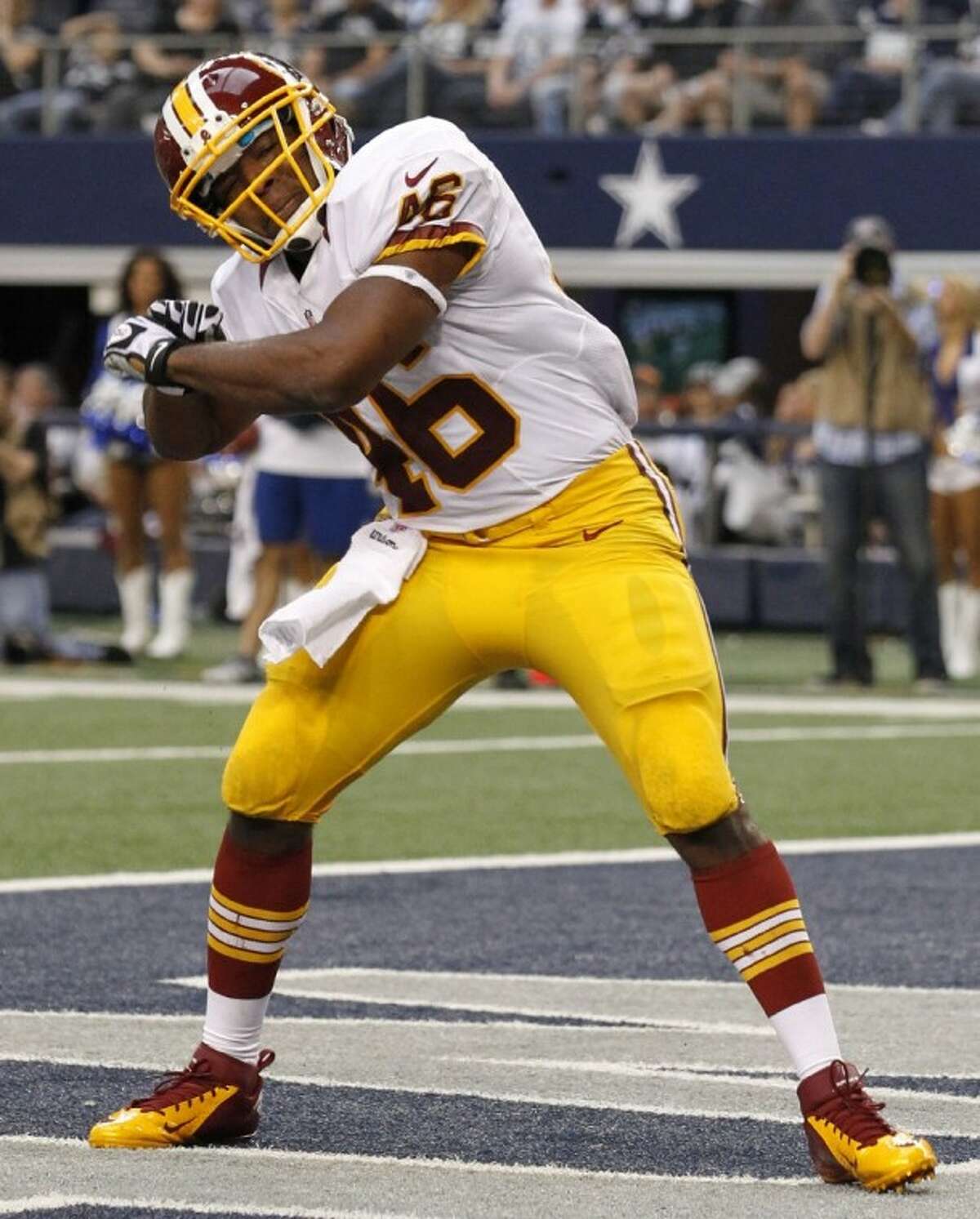 Griffin shines; Redskins hold off Cowboys 38-31