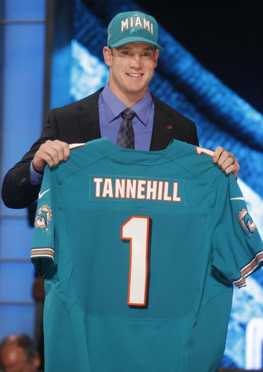 Colts take Stanford QB Luck to open draft