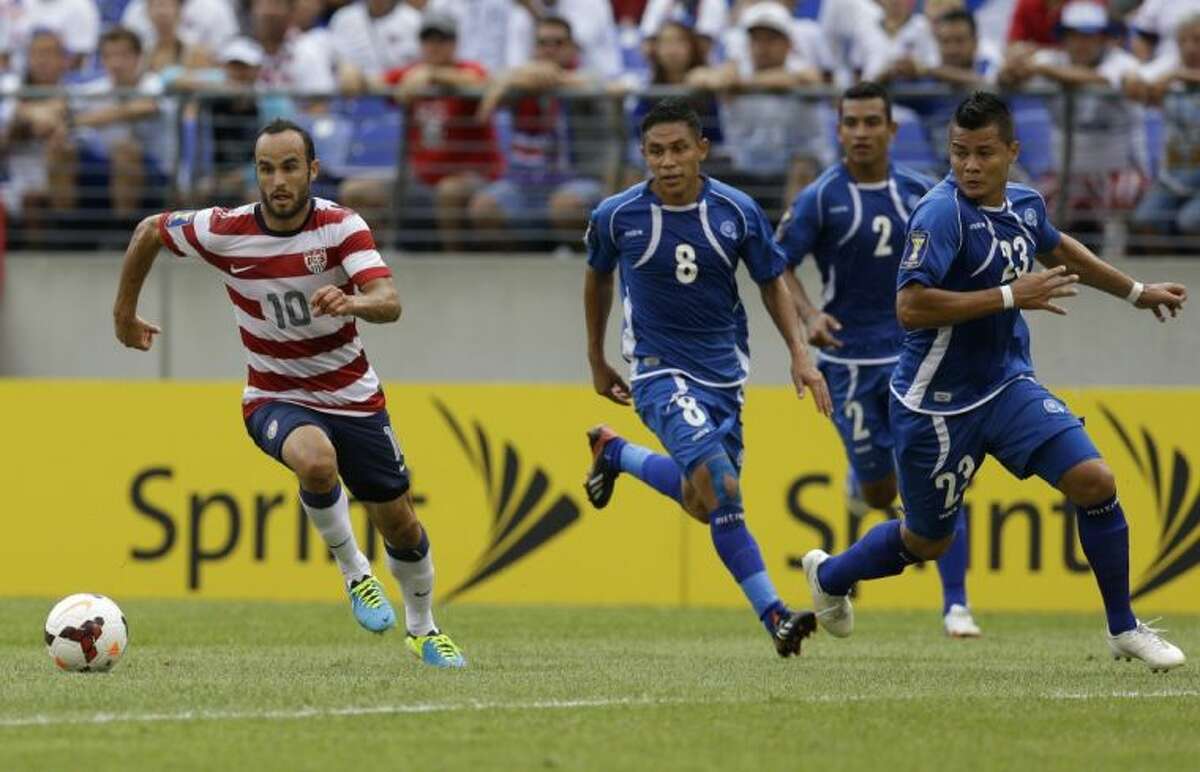 Honduras romps over rival El Salvador in Gold Cup group finale - Los  Angeles Times