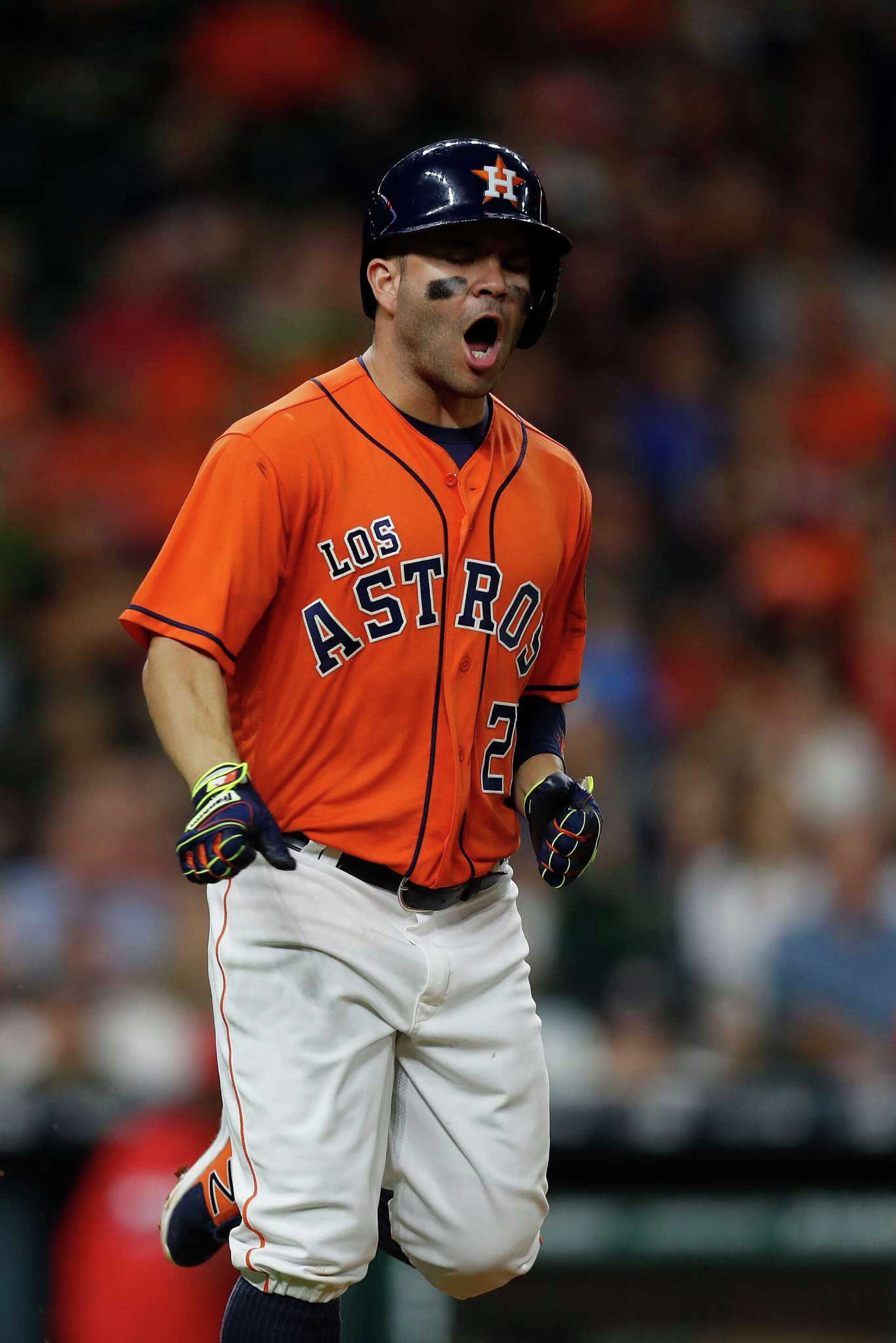 Little suspense surrounding Jose Altuve's bid for 2nd batting title