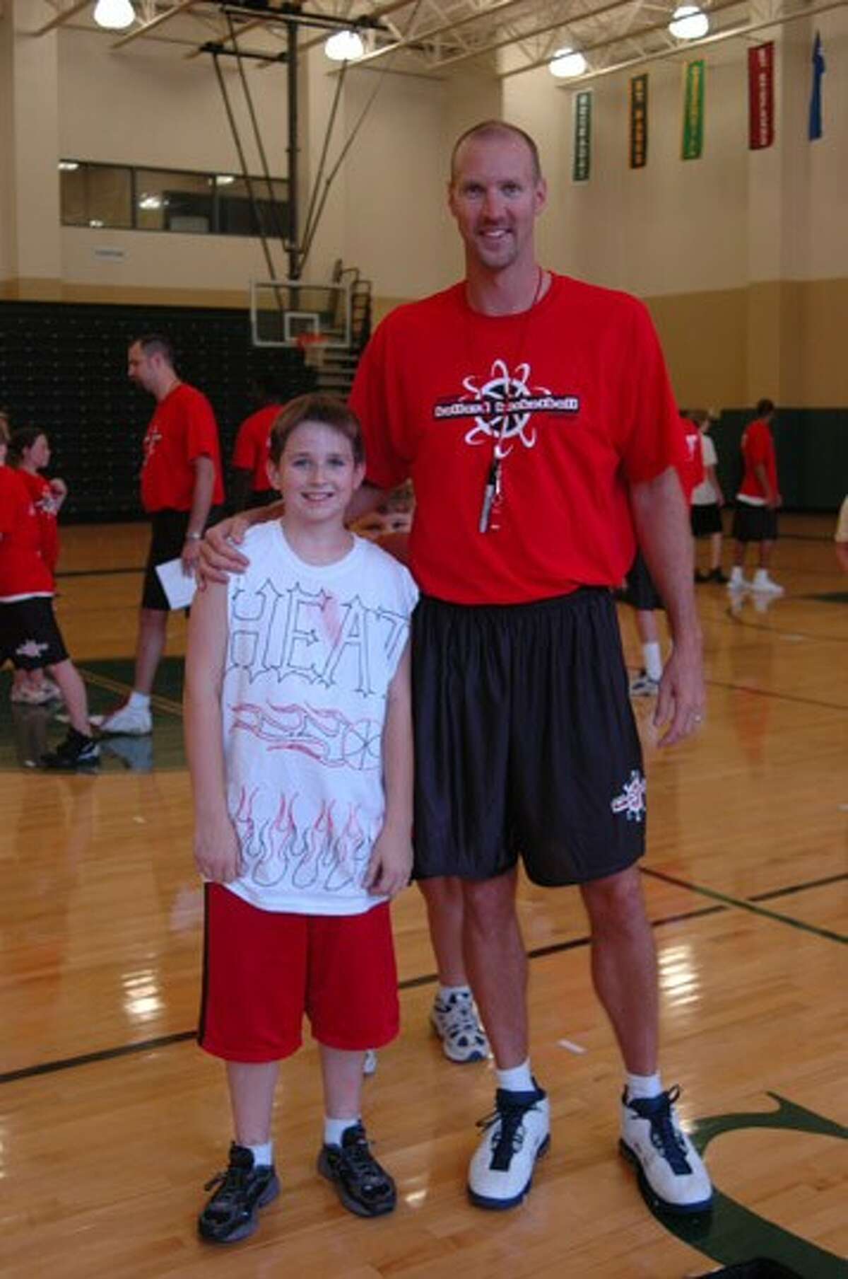 Former Rocket Bullard to host basketball camp in The Woodlands