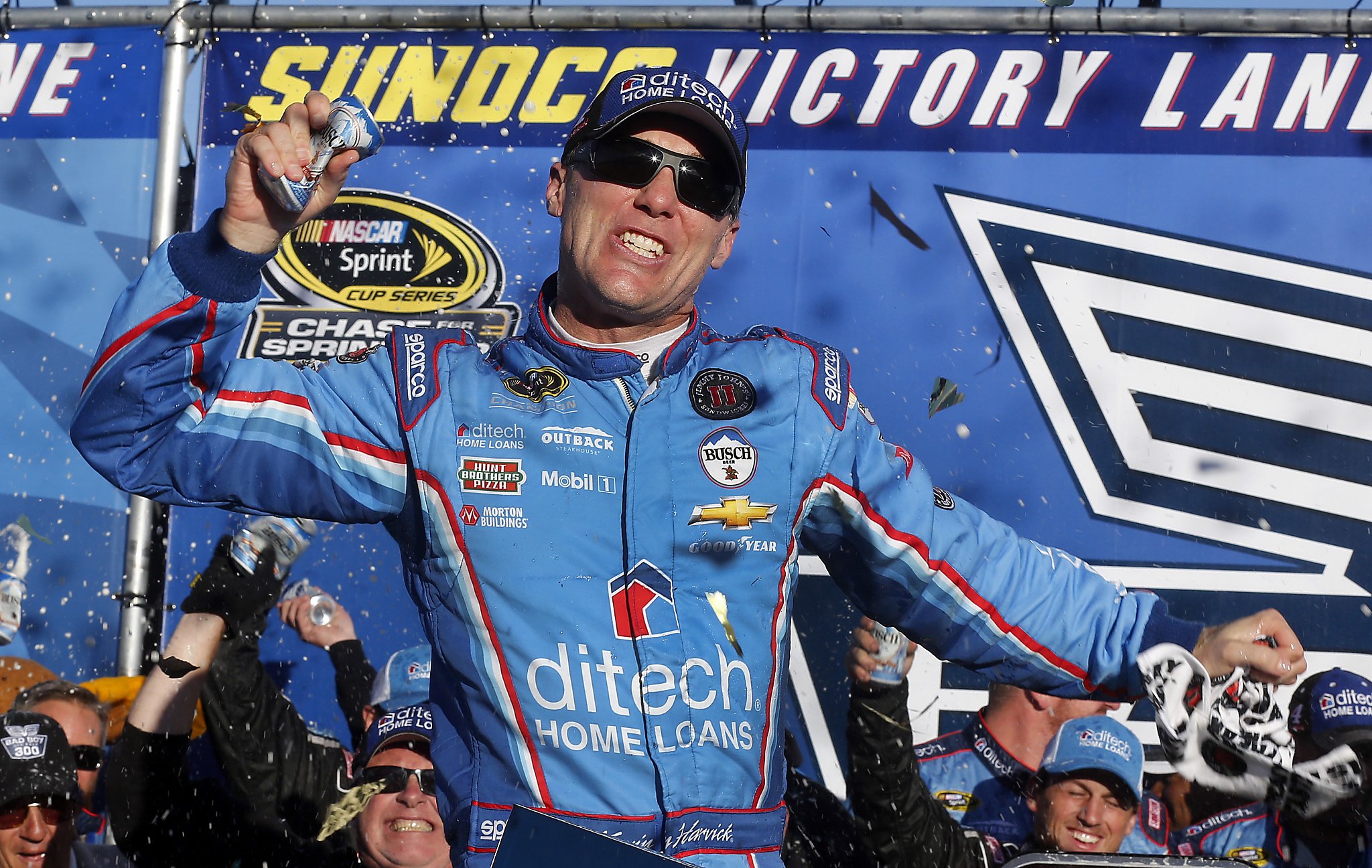 Kevin Harvick wins at New Hampshire to advance to 2nd round