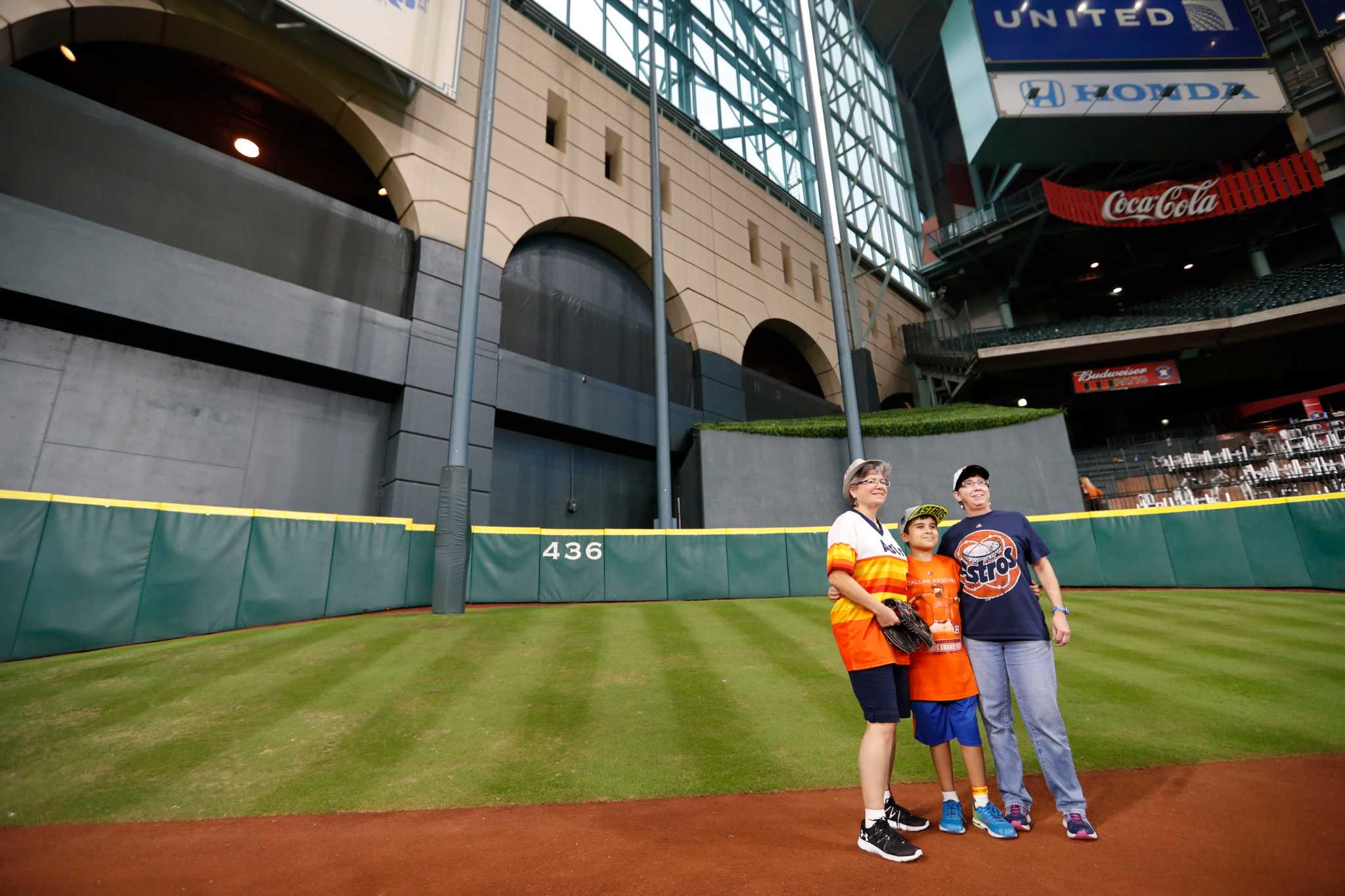 Houston Astros to do away with ridiculous hill in center field