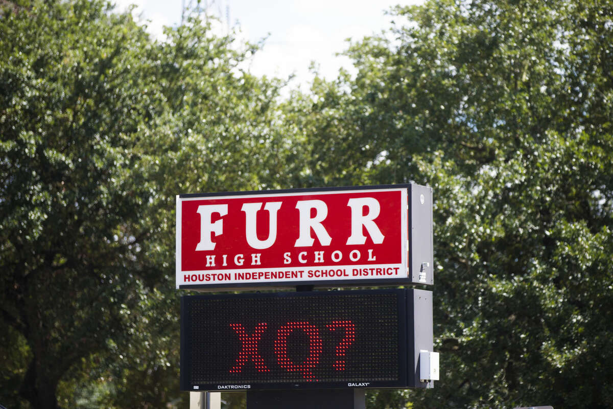 Furr High School wins $10 million grant from the XQ Project. The project is sponsored by Steve Jobs' widow, Lauren Powell Jobs, Wednesday, Sept. 14, 2016, in Houston. ( Marie D. De Jesus / Marie D. De Jesus )
