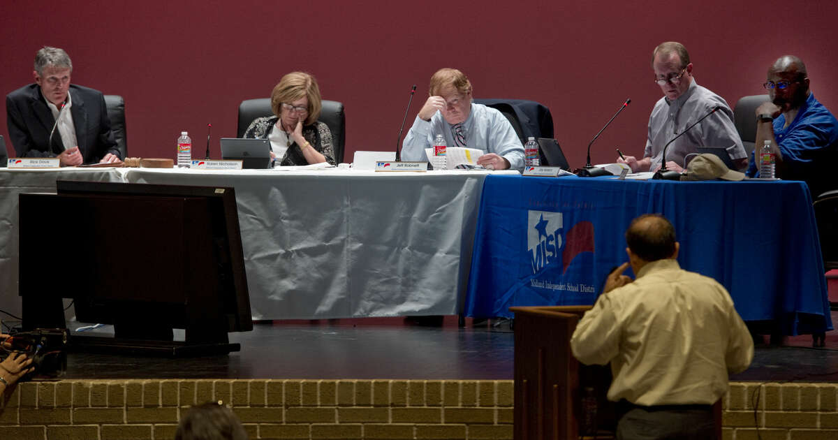 Midland school board members discuss and vote on setting August 8 as a public meeting to discuss a proposed budget and tax rate increase during the board meeting Monday 07-25-16. Tim Fischer/Reporter-Telegram