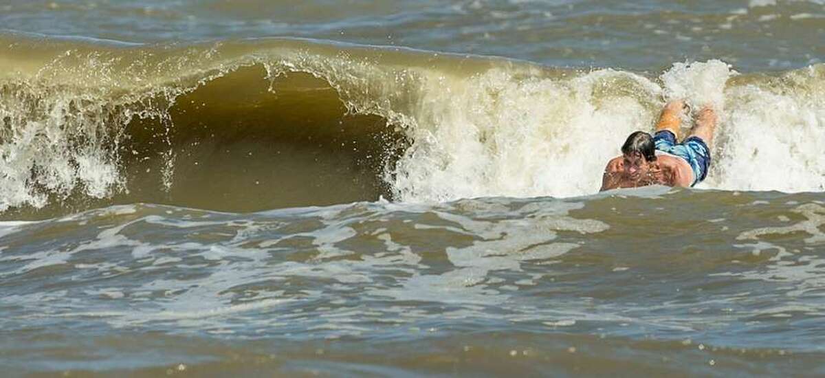 Ten Galveston County beaches are under bacteria advisories