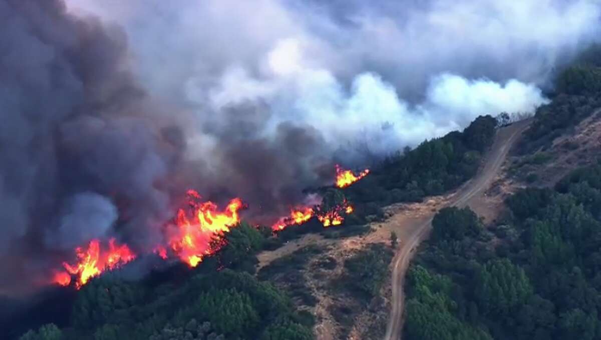 Loma Fire Looks Like Volcano Erupting Above Santa Cruz Beach Boardwalk ...