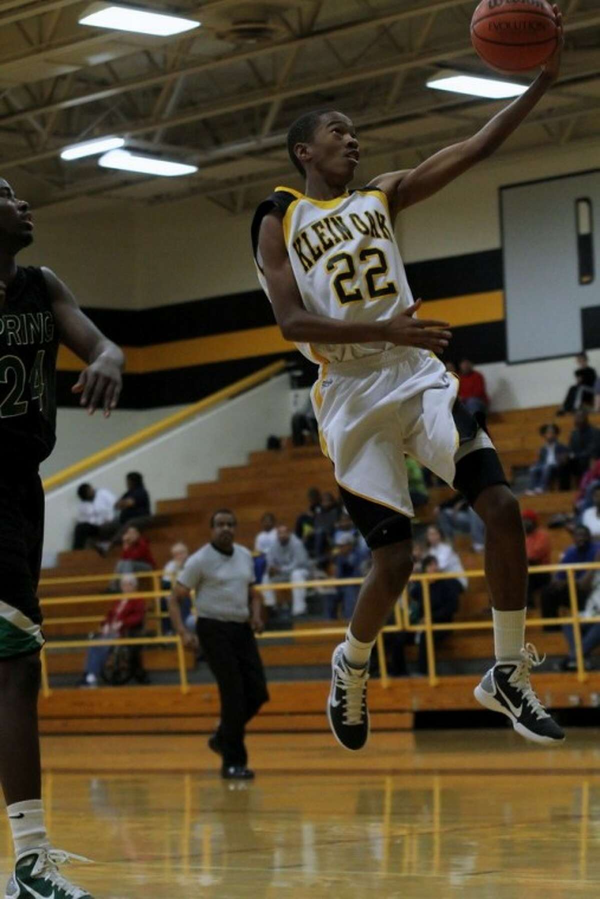 Klein Oak boys basketball team continues to improve