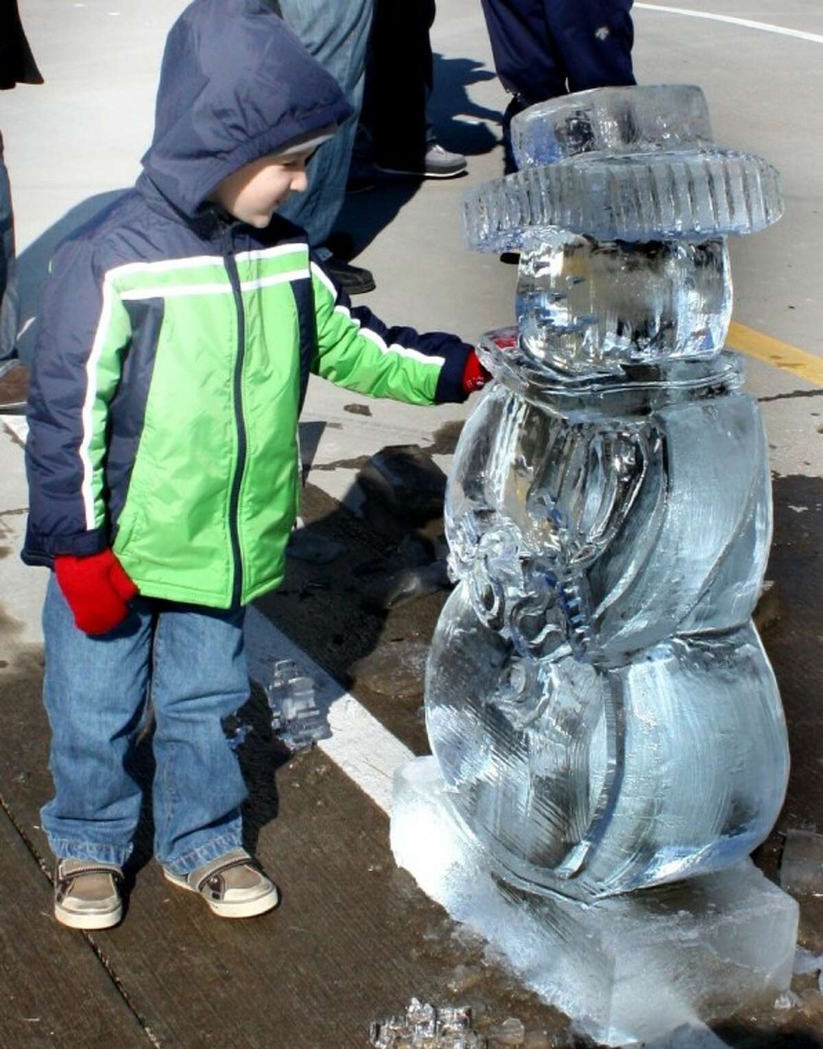 The Fire and Ice Valentine's Festival in Putnam on Saturday will feature professional ice carving demonstrations and ice sculptures. Find out more.