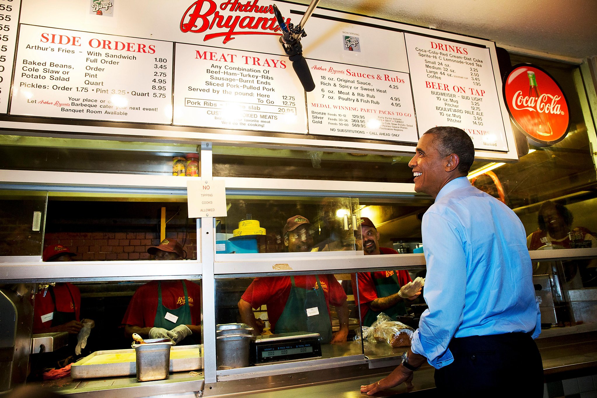 Side order. Барак Обама в закусочной ray's Hell Burger. Side orders. Meat in Trays.