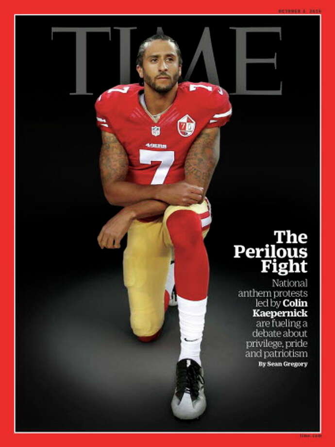 3 de outubro de 2016 - Kaepernick é destaque na capa da revista TIME. Foto: Revista Time / ONLINE_YES