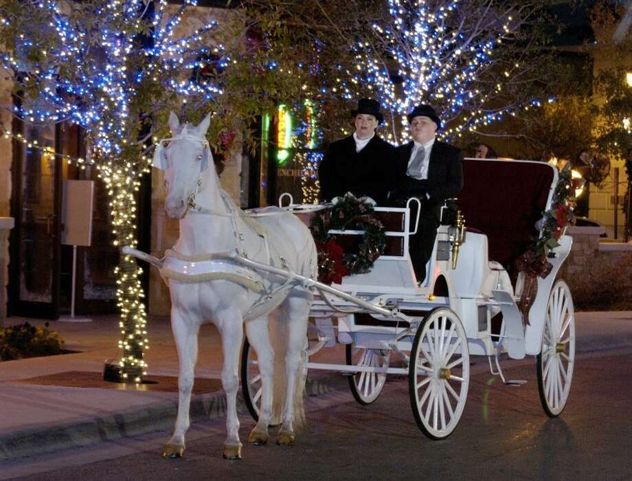 Horse-drawn carriage rides highlight weekend of romance at ...