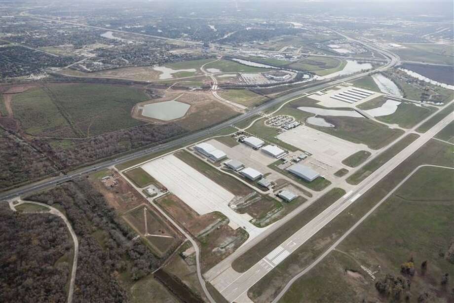 New taxilane project signifies continued growth for Sugar Land Regional ...