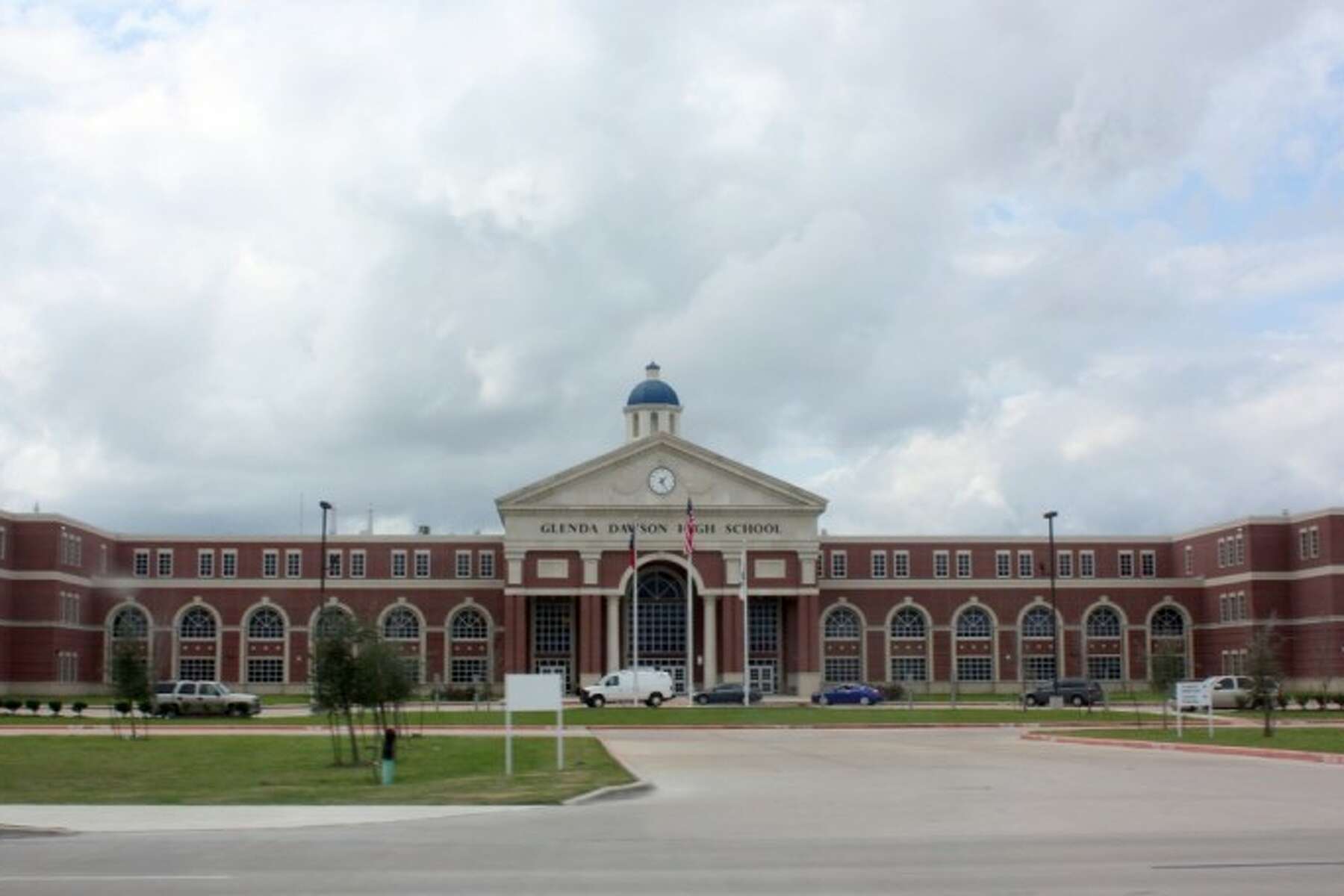 it-s-complicated-pay-raises-for-all-pearland-isd-employees-thanks-to-new-compensation-plan