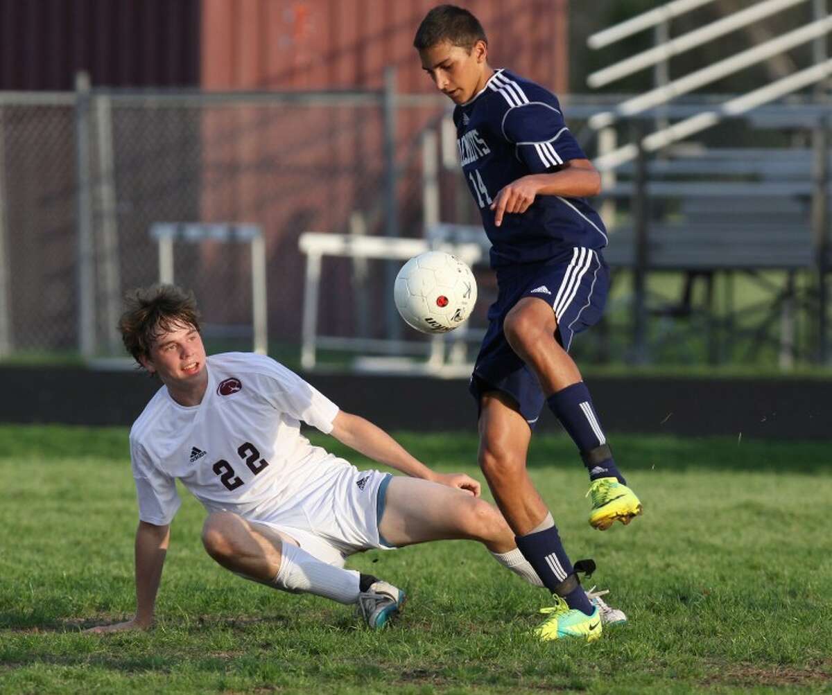 BOYS SOCCER: Clements coasts past Kempner, clinches district title