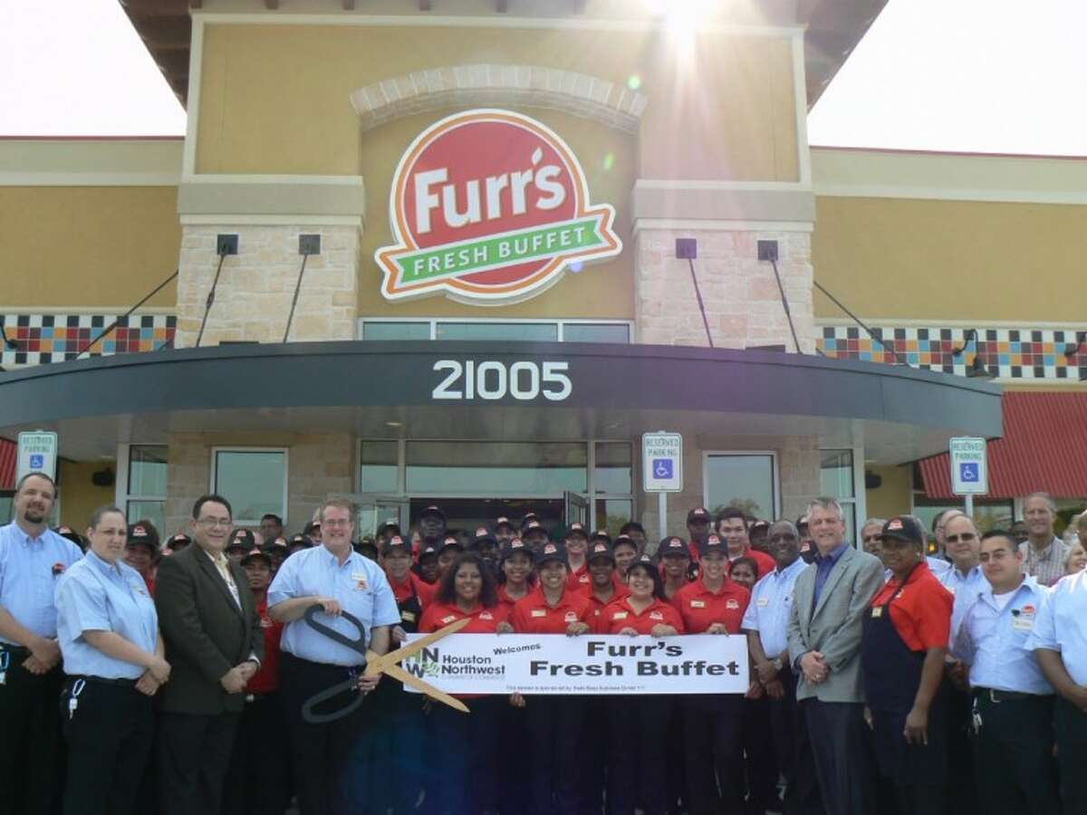 Furr's celebrates opening, gives back to community
