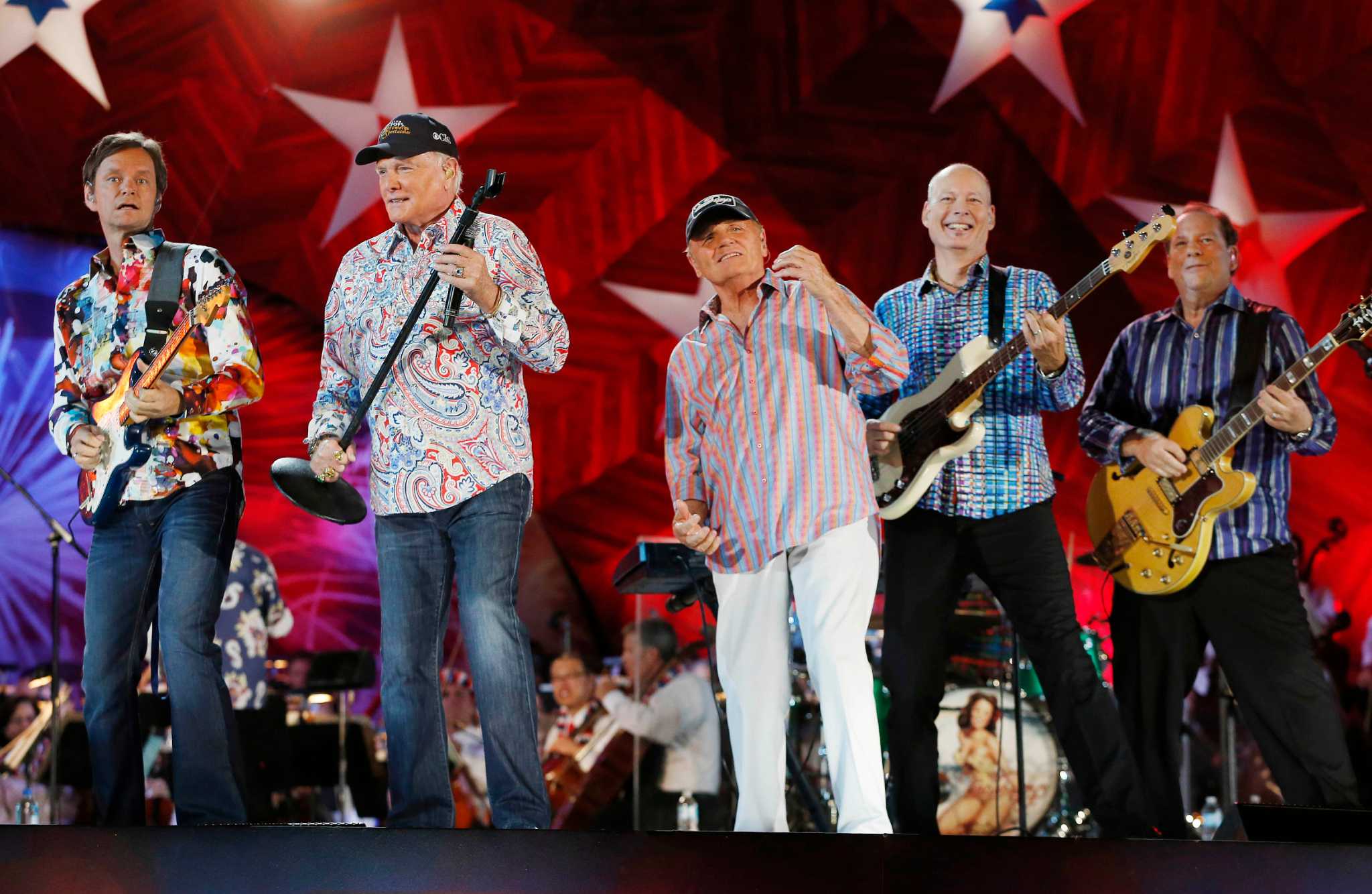 Mike Love and The Beach Boys bring ‘Good Vibrations’ to Majestic