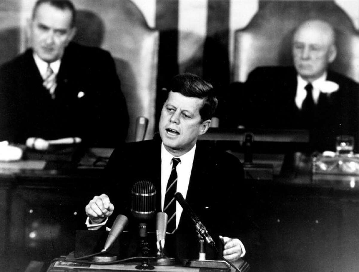 u-s-marks-50th-anniversary-of-jfk-moon-speech