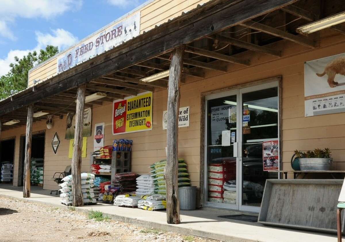 Feed's lot As community changes, D&D is only feed store to remain in