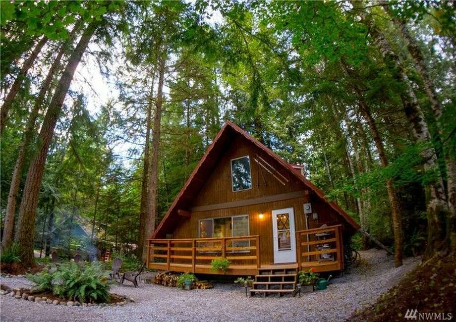 We Re Freaking Out Over This Adorable Cabin For Sale In Glacier