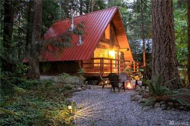 We Re Freaking Out Over This Adorable Cabin For Sale In Glacier