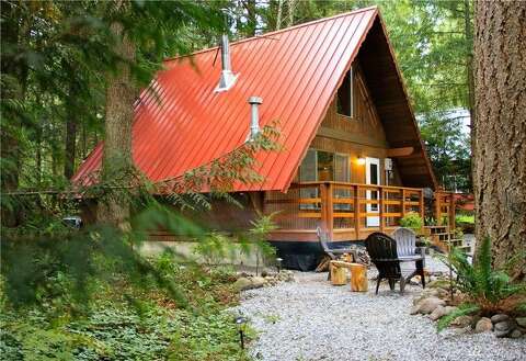 We Re Freaking Out Over This Adorable Cabin For Sale In Glacier