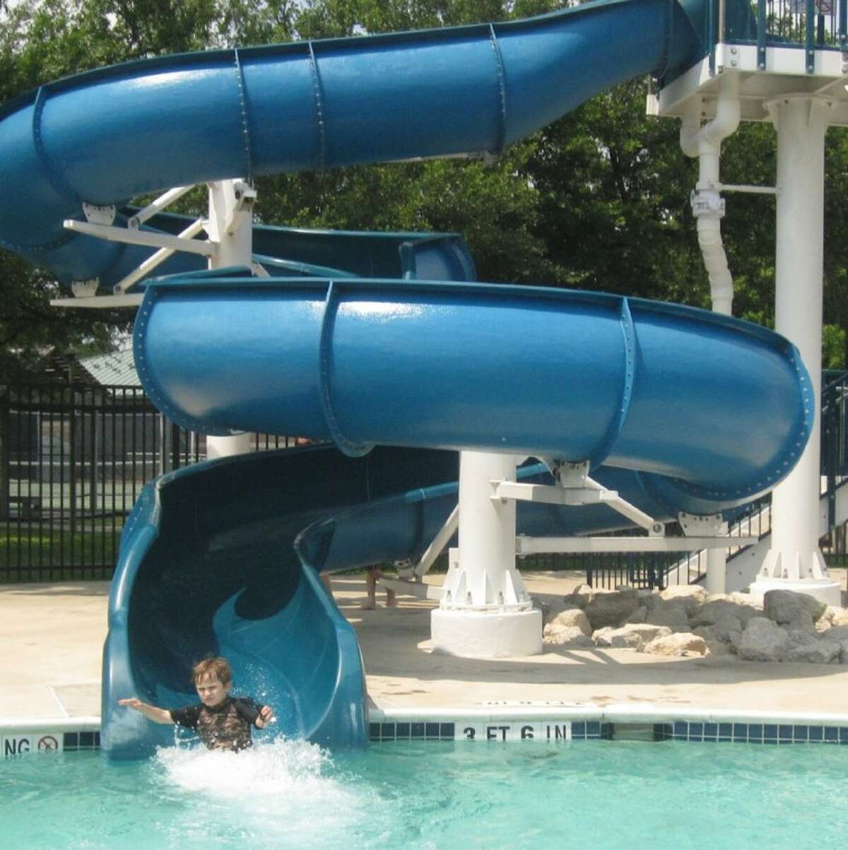 Bellaire's 'waterpark' opens for weekend fun, beating the heat