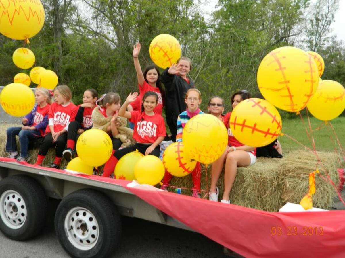 Tomball Little League on parade