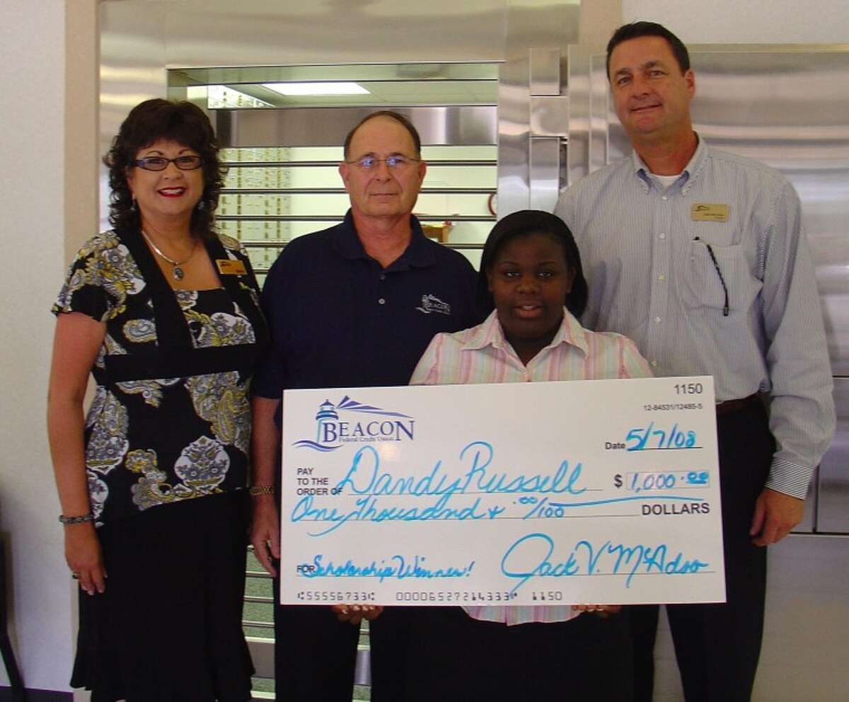 Beacon FCU awards scholarships to area seniors