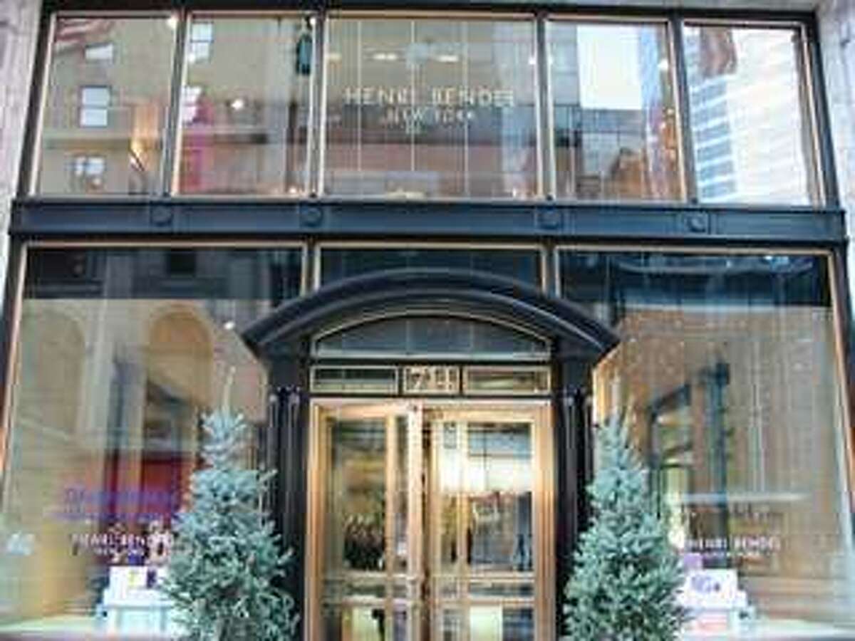 Henri Bendel will emulate its signature entrance on its flagship Fifth Avenue store in Manhattan when it opens at Houston's Galleria II in June.