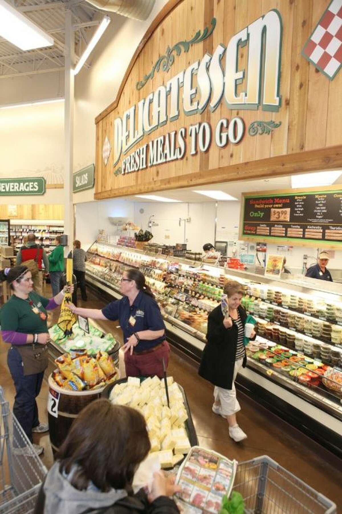 Sprouts Farmers Market opens in Cinco Ranch