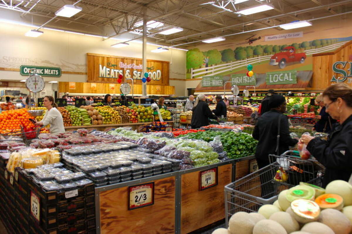 Sprouts Farmers Market opens to hundreds of eager shoppers in Katy