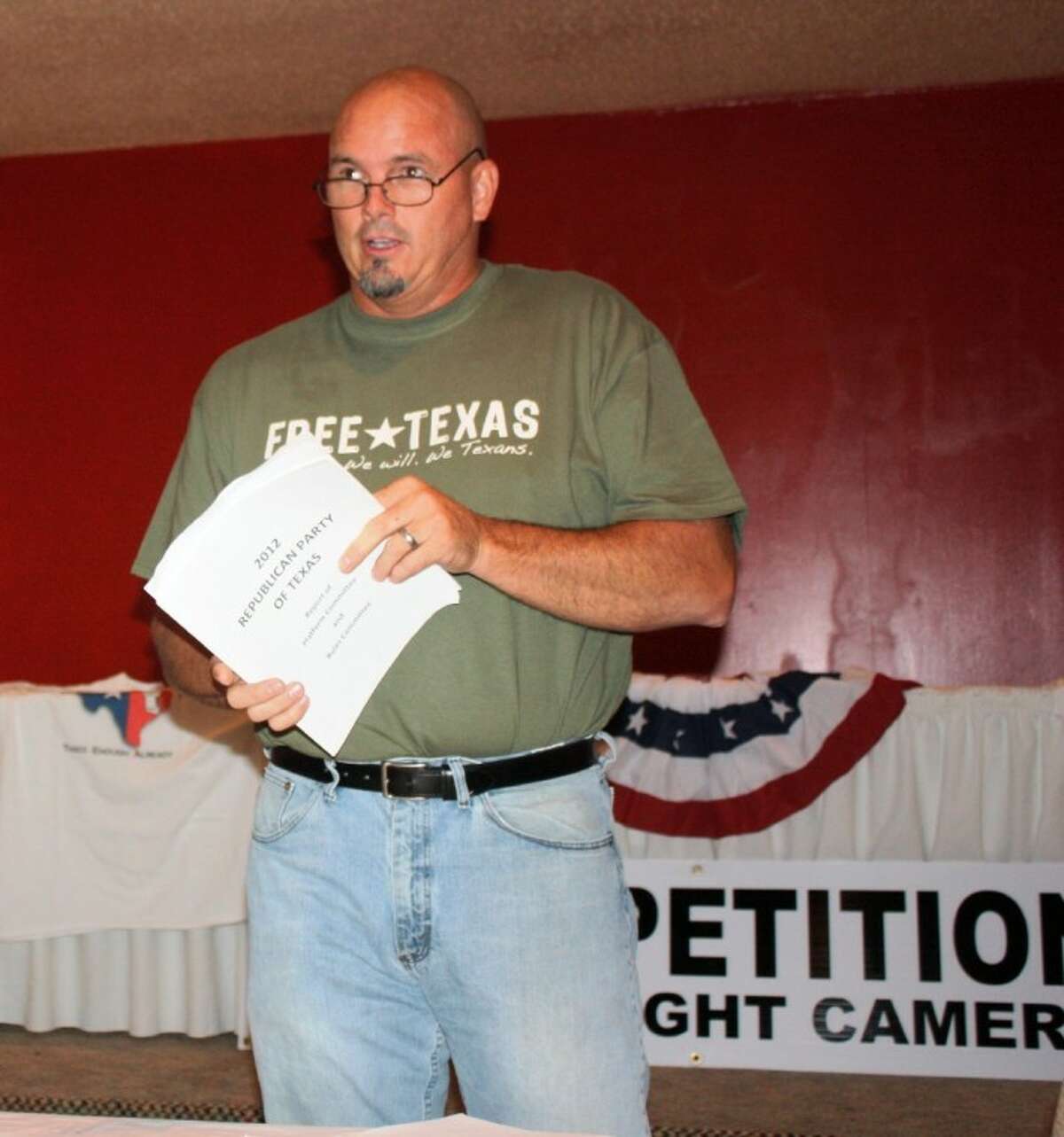 State Republican Convention delegate Dwayne Stovall voiced his concern at the Tri-County Texas Tea Party that the GOP’s plan for a temporary worker program for illegal aliens is the beginning of amnesty.