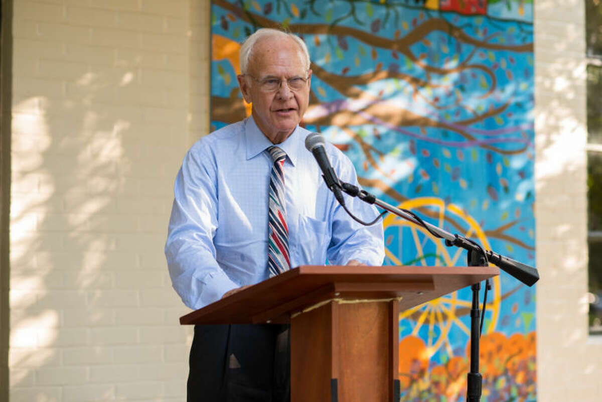 Community gathers for completion of River Oaks Park renovation