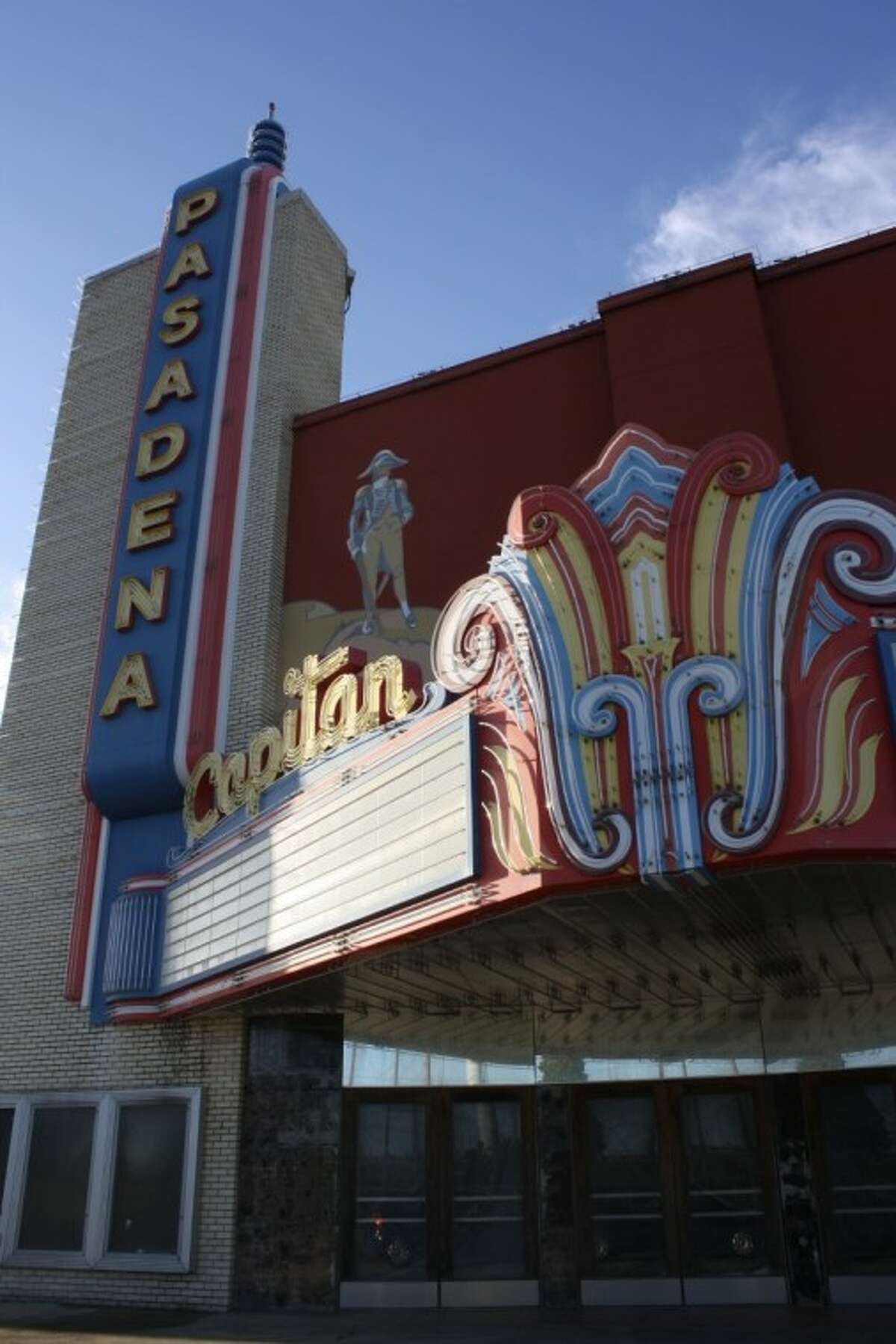 Phillips keeps up crusade to restore El Capitan Theatre
