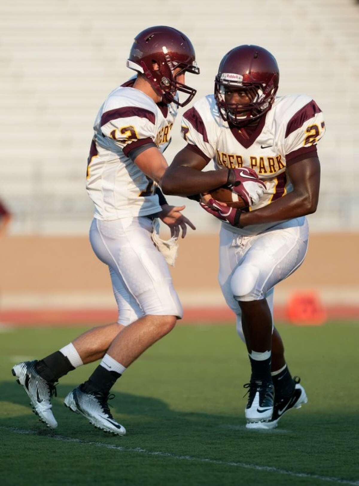 Passing game, Gonzalez’s leg crisp in Deer Park scrimmage