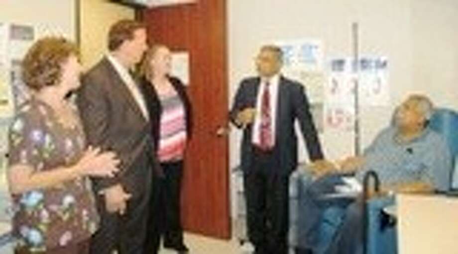 Weber Visits South Shore DaVita Dialysis Center In Support Of Kidney 