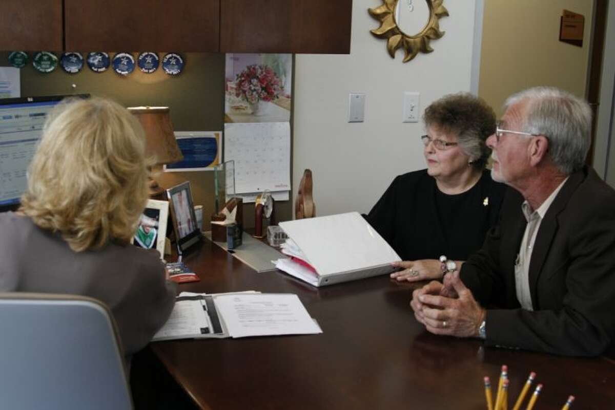 Lifelong learning Retired couples returns to classes at Lone Star