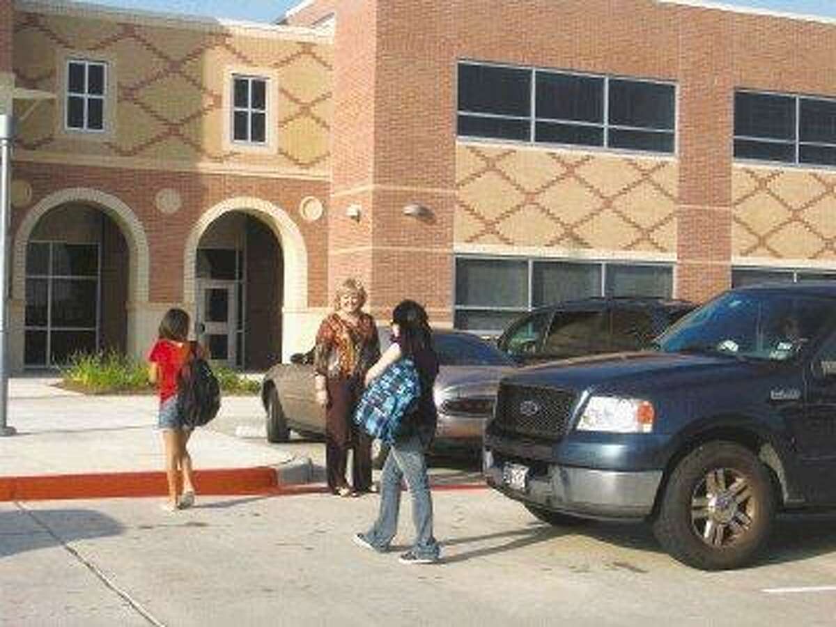 New Friendswood Junior High opens